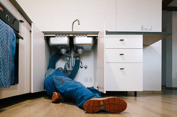Professional Leak Detection technician working in New River, AZ